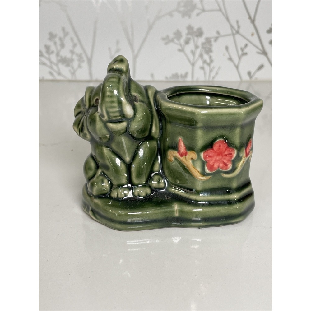 VTG Green Ceramic Elephant Trunk Up Planter Floral Base Trinket Bowl‎